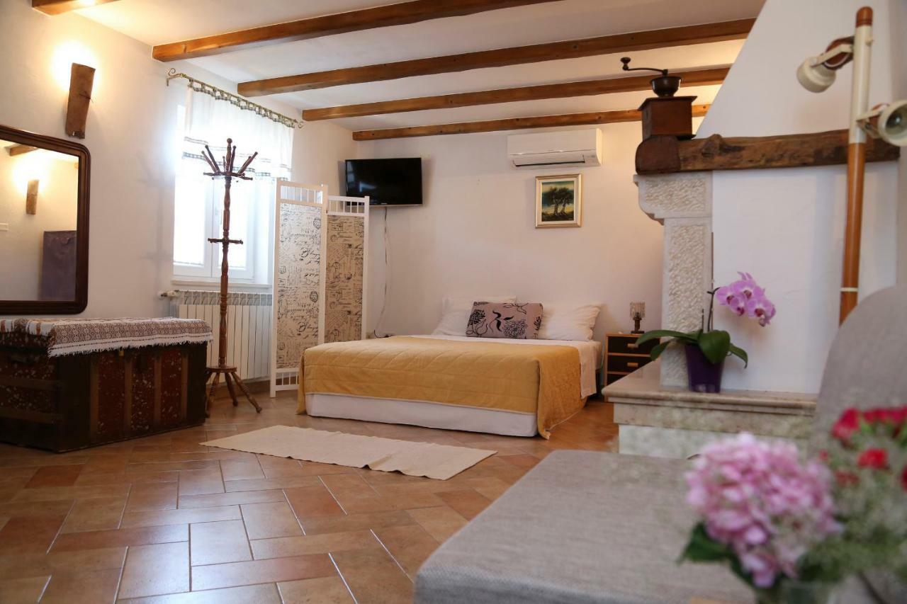 Brseč Apartments Tinka מראה חיצוני תמונה