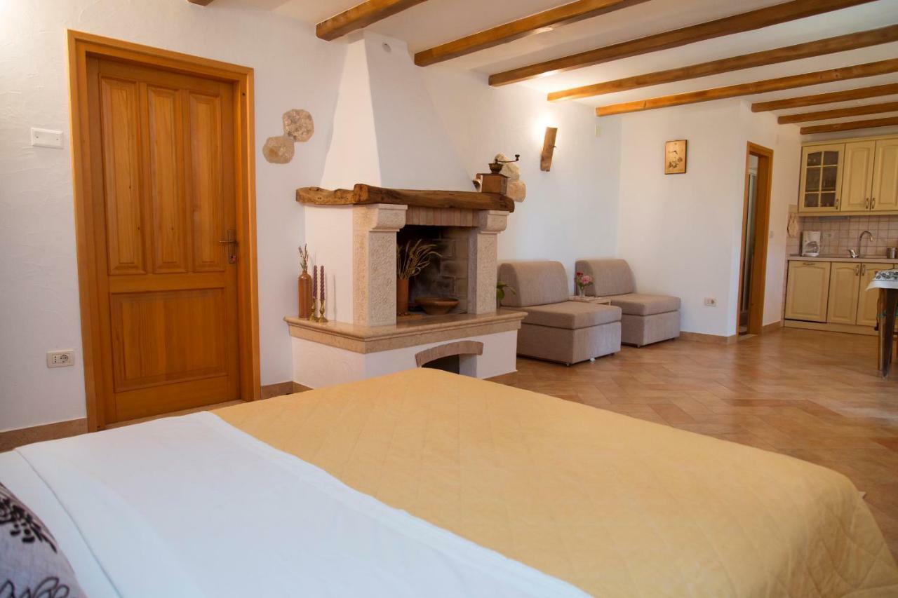 Brseč Apartments Tinka מראה חיצוני תמונה