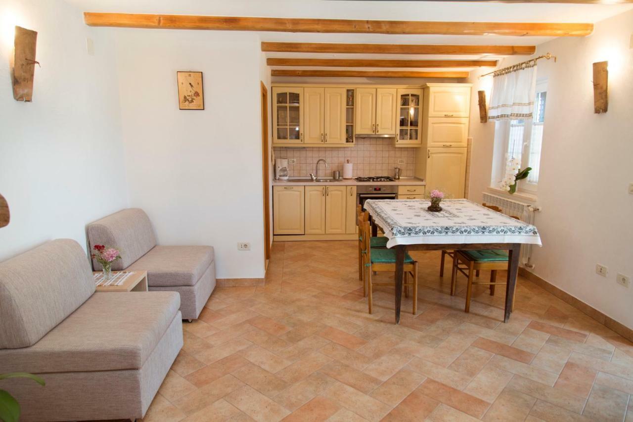 Brseč Apartments Tinka מראה חיצוני תמונה