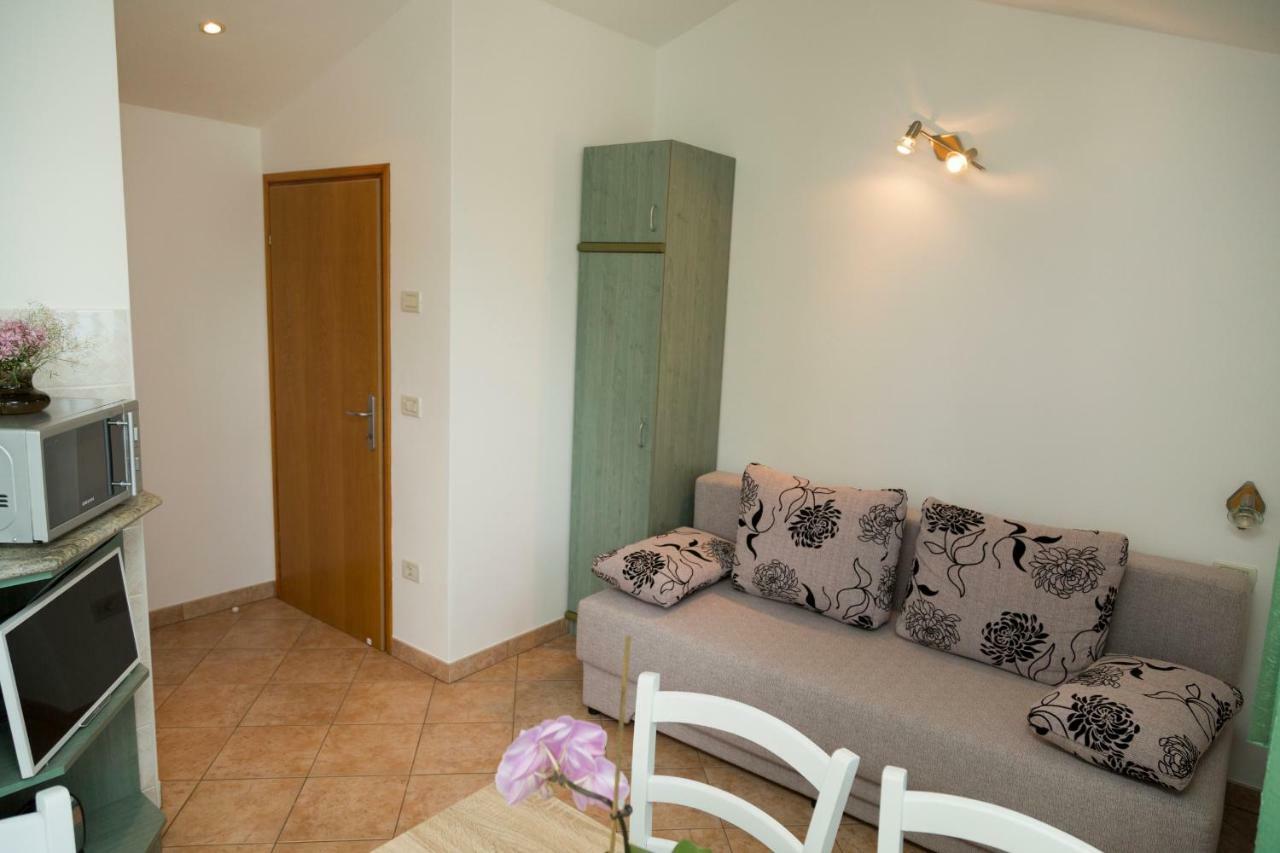 Brseč Apartments Tinka מראה חיצוני תמונה