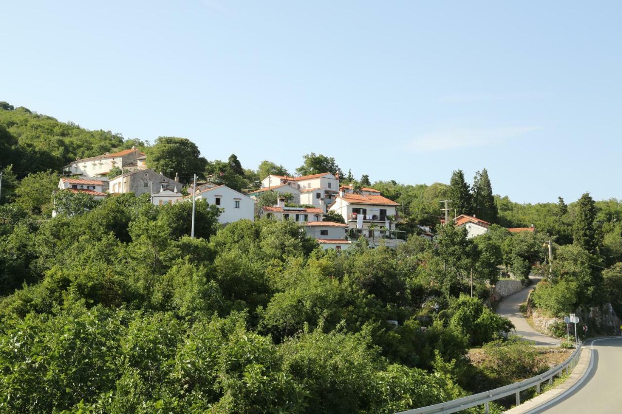 Brseč Apartments Tinka מראה חיצוני תמונה